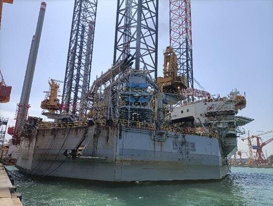 Offshore rigs / maintenance and commissioning