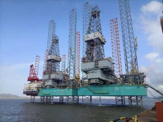 Offshore drilling / integrated equipment support